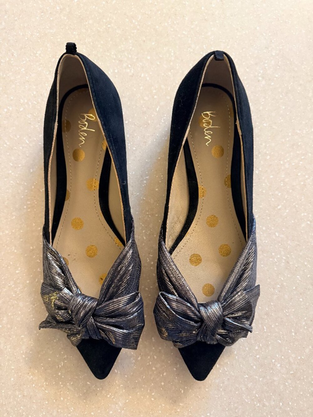 Boden Vanessa Flats with Bow Detail (Black & Silver, W39)